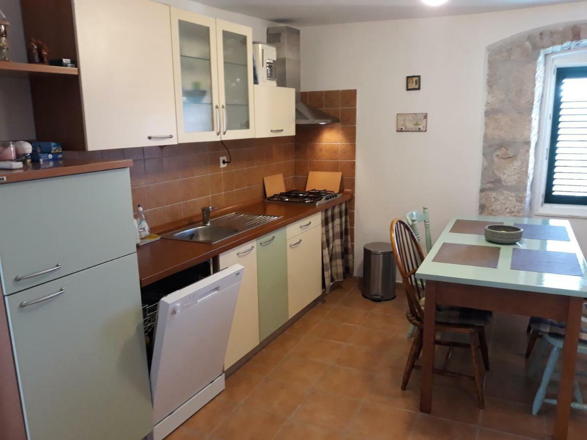 Kaprije Mistral Apartment Экстерьер фото