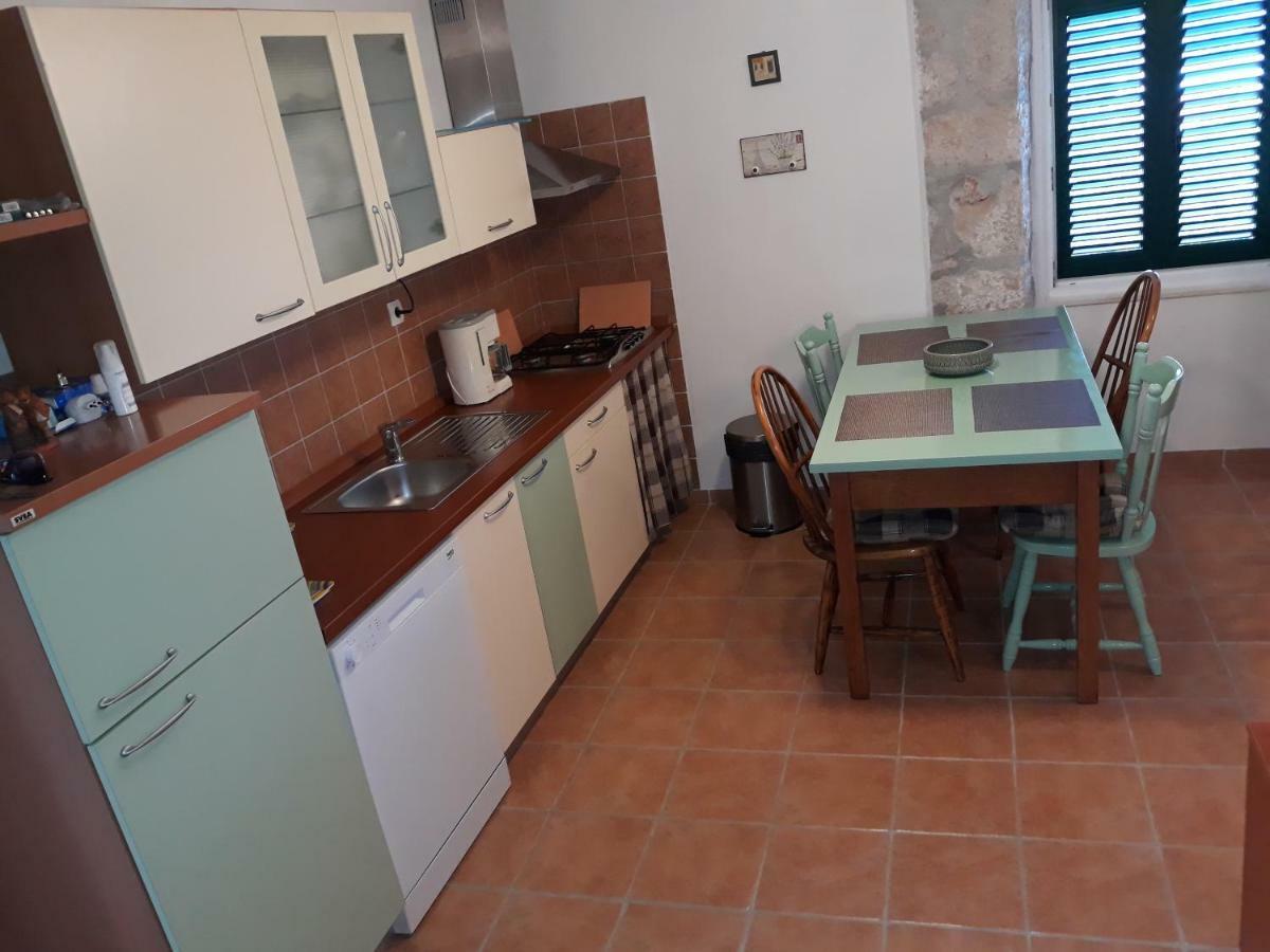 Kaprije Mistral Apartment Экстерьер фото
