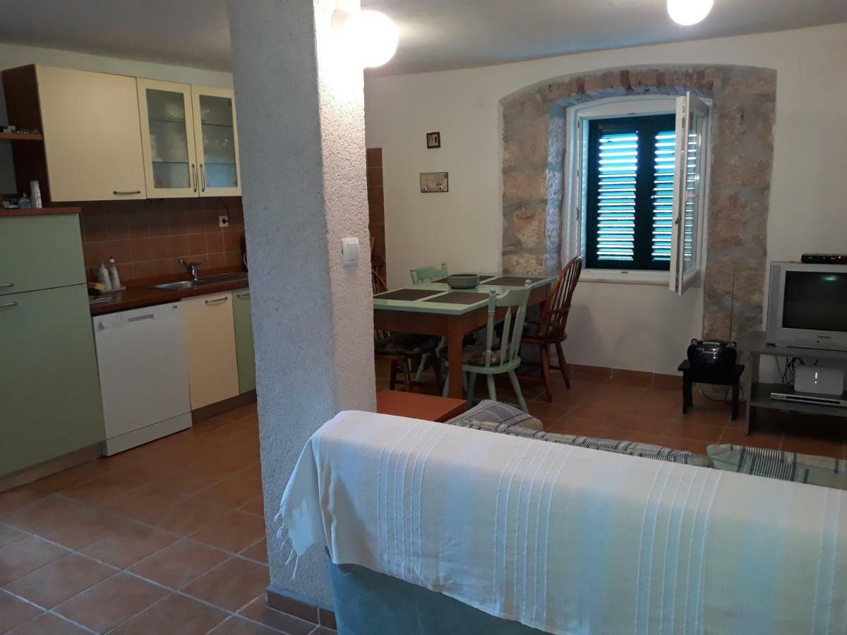 Kaprije Mistral Apartment Экстерьер фото