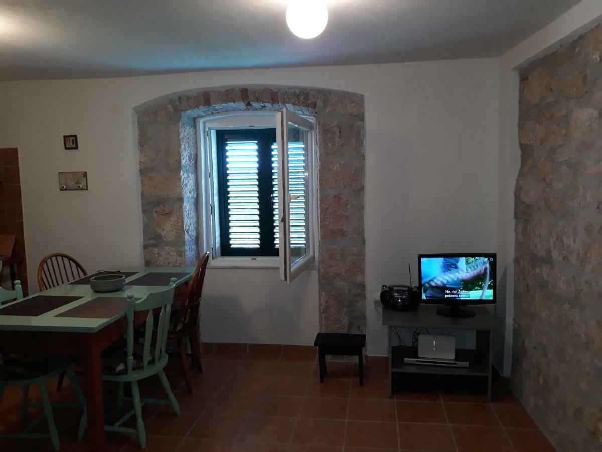 Kaprije Mistral Apartment Экстерьер фото